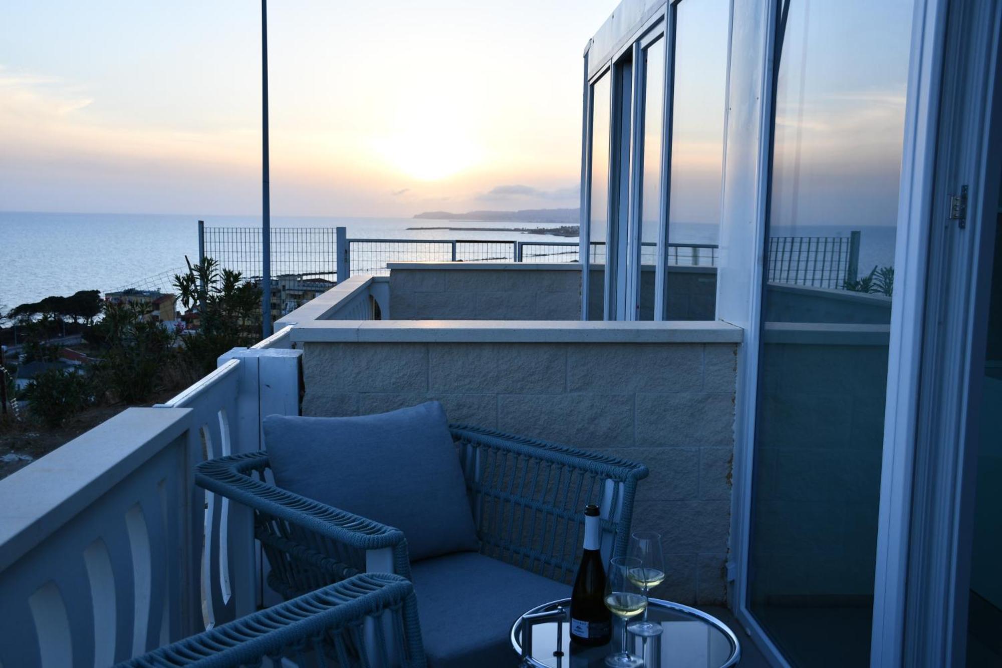 Terrazze Naos Hotel Agrigento Bagian luar foto